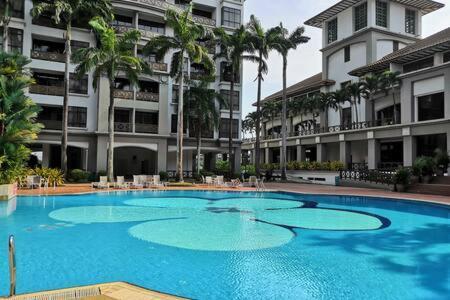 Mahkota Hotel Apartment Melaka Bagian luar foto